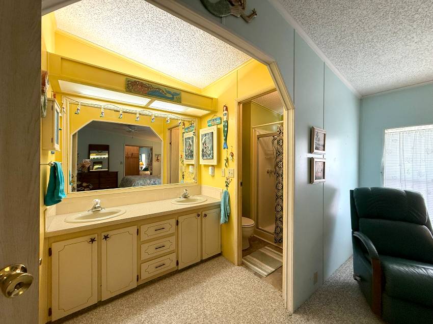 10 Moss Ct a Palmetto, FL Mobile or Manufactured Home for Sale